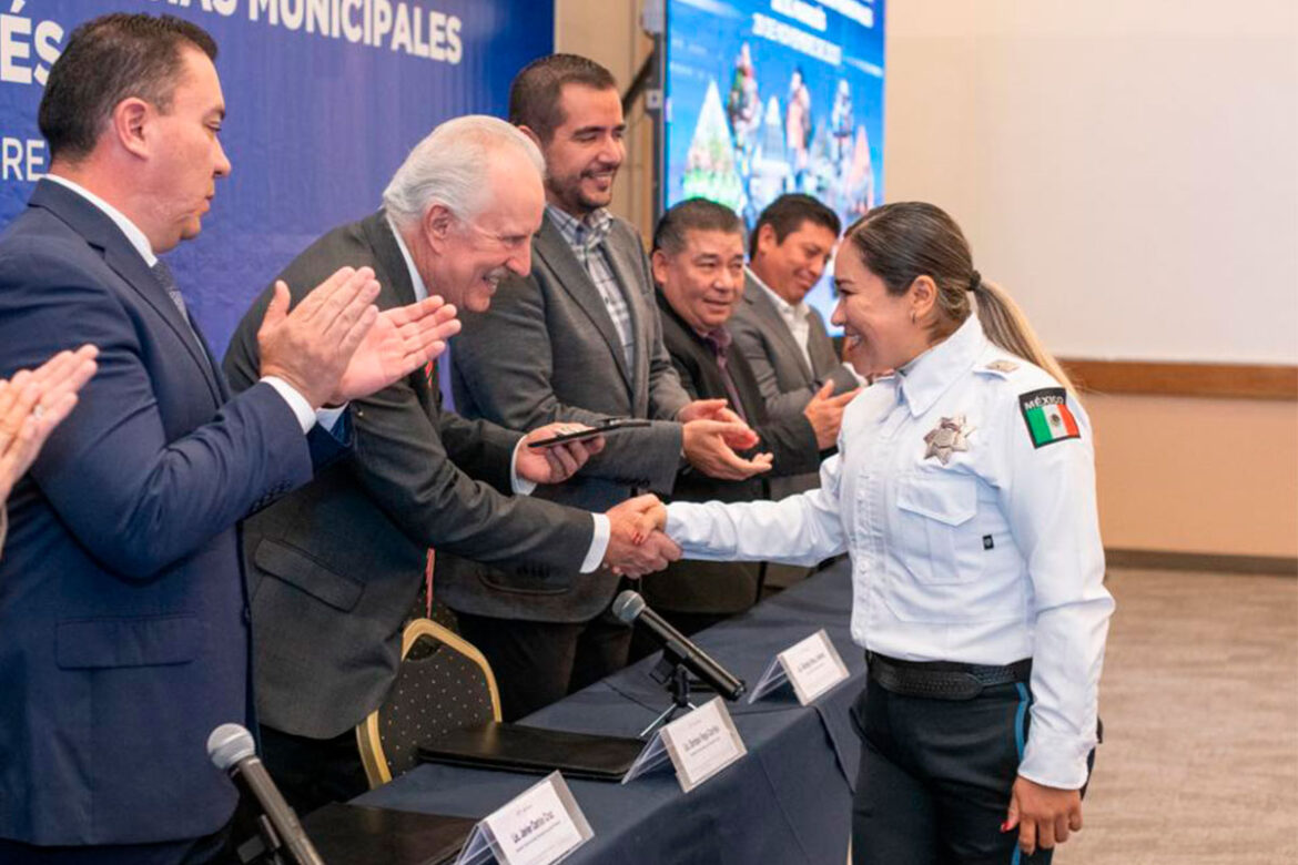 Enrique-Vega-dirigió-en-la-Tercera-Sesión-Ordinaria-del-Consejo-Municipal Realizan Tercera Sesión Ordinaria del Consejo Municipal de El Marqués