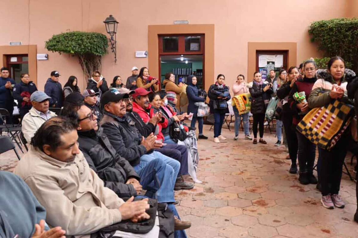 Inicio-de-la-colecta-de-cobijas-‘Abrigando-corazones-cadereytenses’-con-la-que-se-llama-a-los-ciudadanos-a-sumarse-a-esta-causa Inicio de la colecta de cobijas ‘Abrigando corazones cadereytenses’ con la que se llama a los ciudadanos a sumarse a esta causa