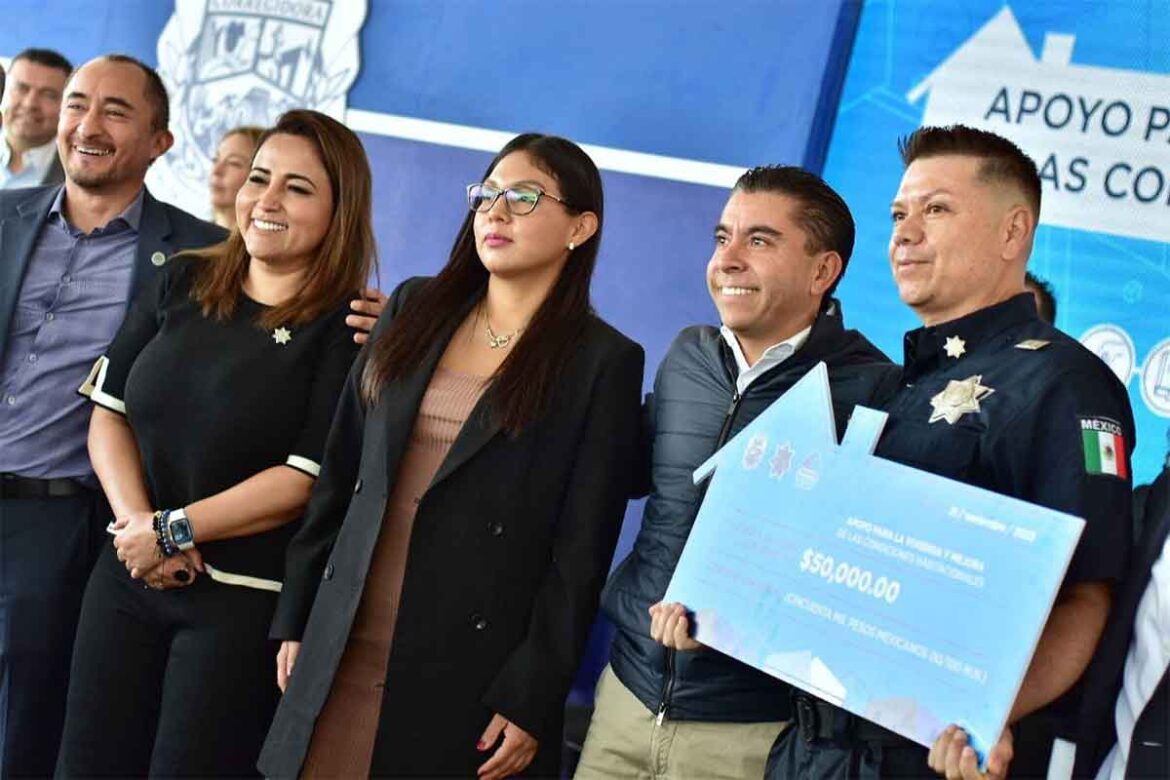Municipio-de-Corregidora-entrega-53-apoyos-de-mejoramiento-a-la-vivienda-a-policías Municipio de Corregidora entrega 53 apoyos de mejoramiento a la vivienda a policías