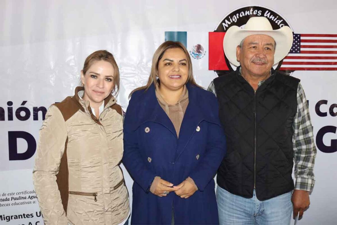 Paulina-Aguado-Romero-entregó-500-becas La diputada federal por Querétaro e integrante de la Comisión de Cultura, Paulina Aguado Romero entregó 500 becas