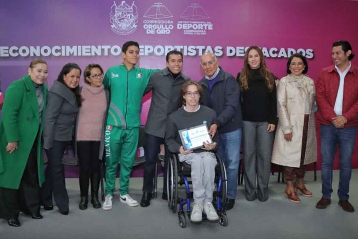 Corregidora-entregó-reconocimiento-a-atletas Corregidora entregó reconocimiento a atletas