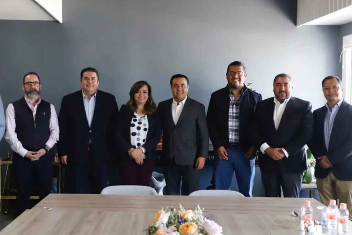 Se-reúne-Luis-Nava-con-Silvia-Amaya,-Rectora-electa-de-la-UAQ Se reúne Luis Nava con Silvia Amaya, Rectora electa de la UAQ