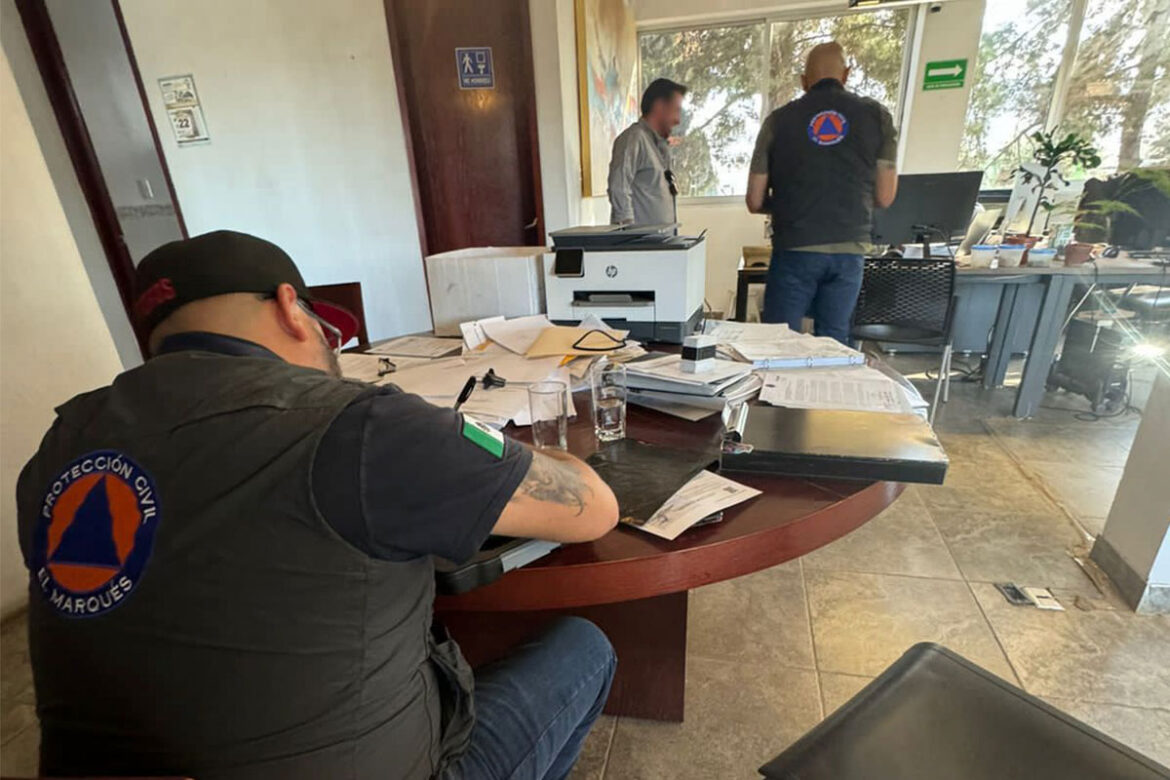 Protección-Civil-El-Marqués-suspende-empresa-en-La-Noria Protección Civil El Marqués suspende empresa en La Noria