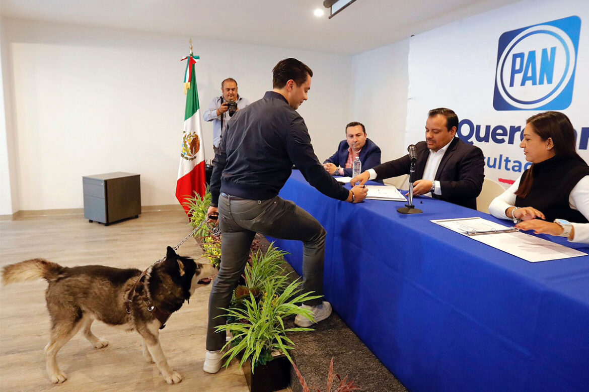 Registra 'Felifer' su precandidatura a la alcaldía de Querétaro