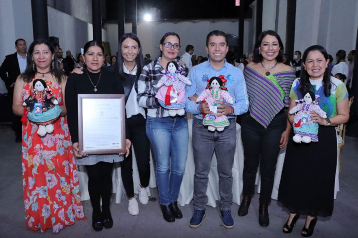 En Corregidora, registran a muñeca Pueblito ante el IMPI 