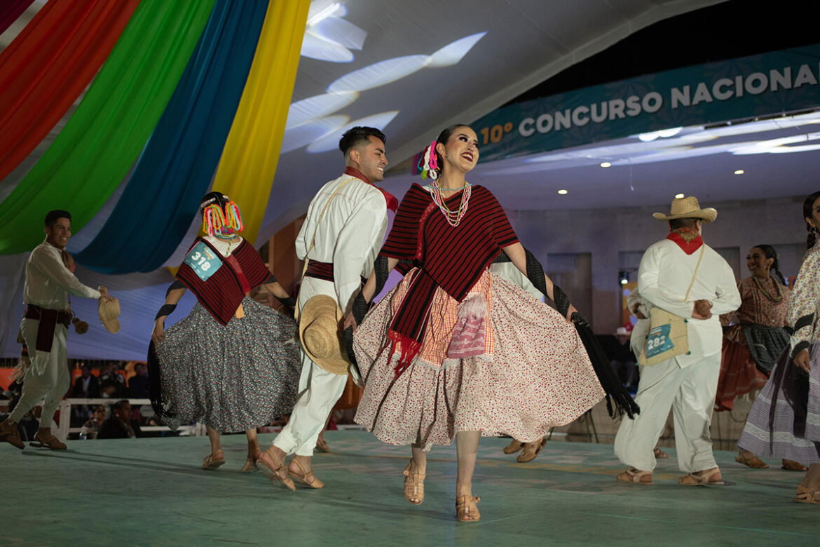 Realizan-Concurso-Nacional-de-Huapango,-El-Marqués-2024 Realizan Concurso Nacional de Huapango, El Marqués 2024