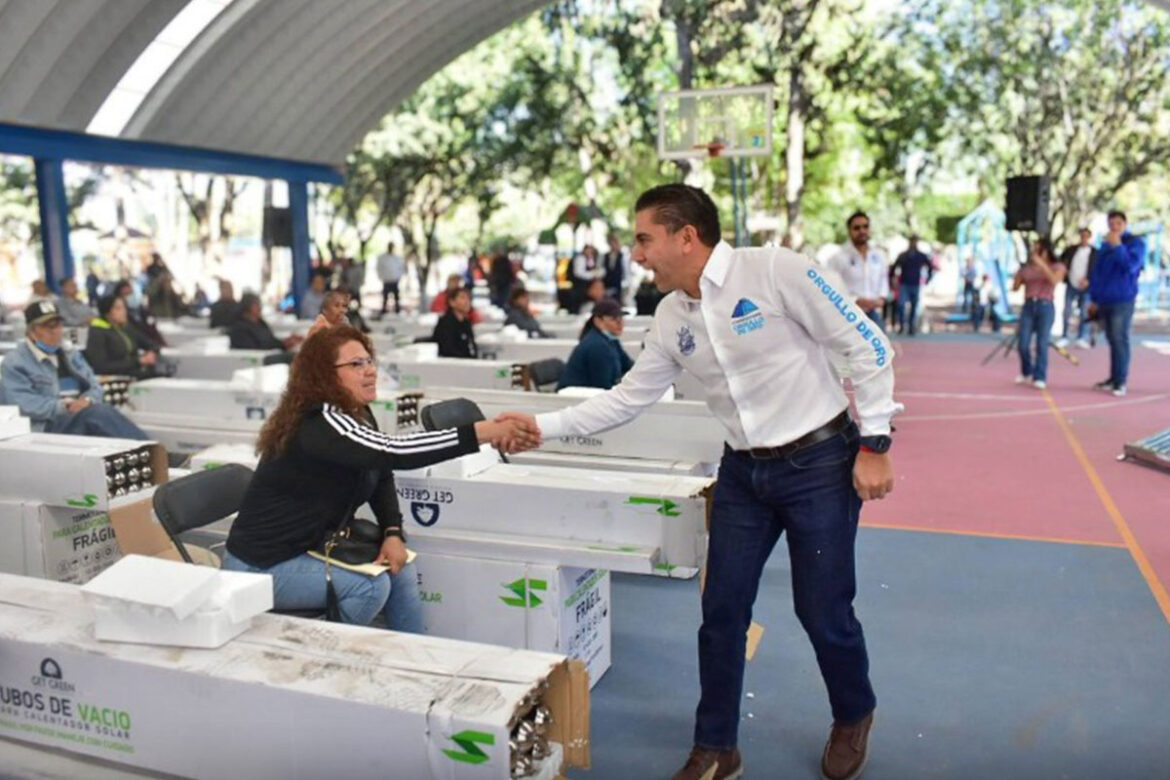Reciben calentadores solares en Corregidora