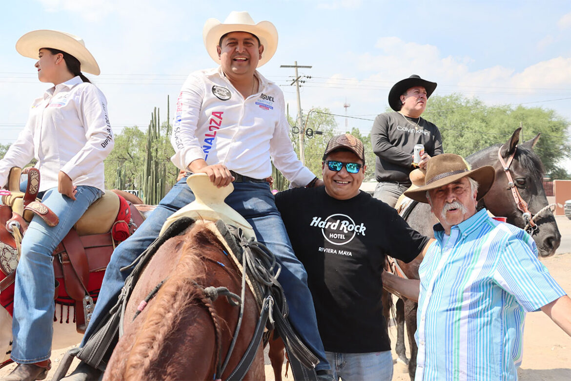 Fortalece-Miguel-Martínez-vínculos-con-sectores-de-Cadereyta Fortalece Miguel Martínez vínculos con sectores de Cadereyta