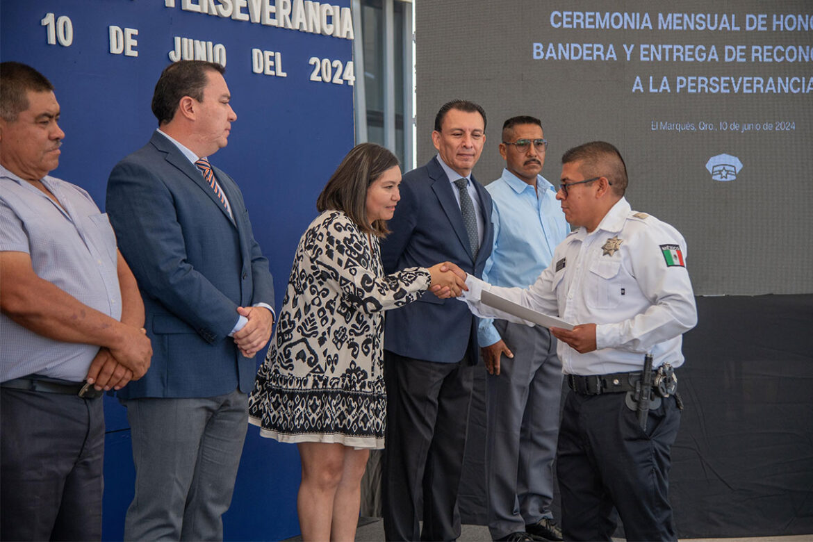 En-El-Marqués-apoyan-a-elementos-policiacos En El Marqués apoyan a elementos policiacos