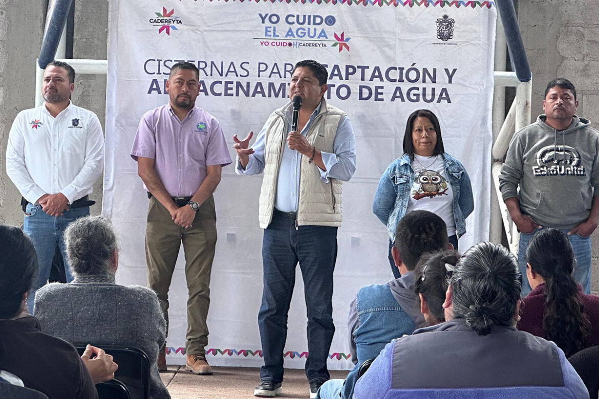 Entrega Miguel Martínez 443 cisternas y 200 pólizas de seguro