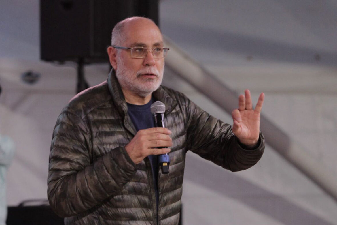 Llama-Guillermo-Arriaga-a-creadores-a-no-rendirse Llama Guillermo Arriaga a creadores a no rendirse