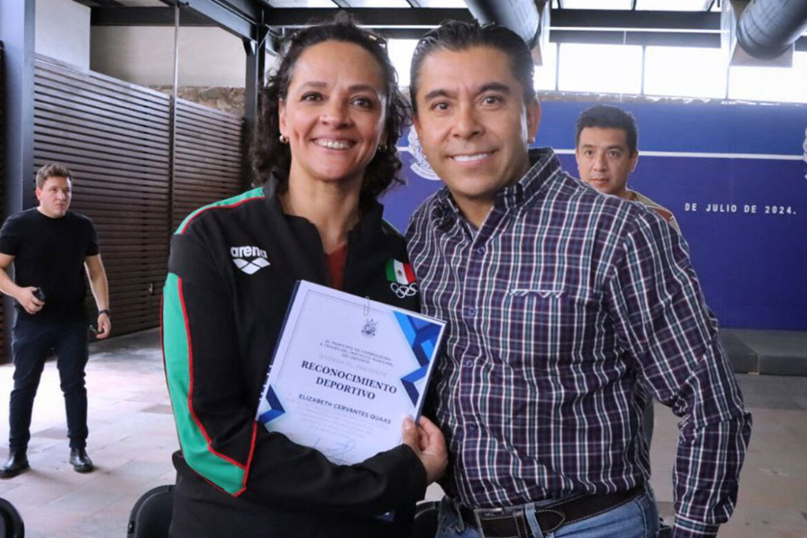 Reconoce-Roberto-Sosa-a-medallistas-de-Juegos-Nacionales Reconoce Roberto Sosa a medallistas de Juegos Nacionales