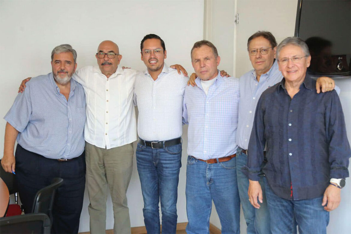 Refuerza Chepe Guerrero lazos con empresarios de Corregidora