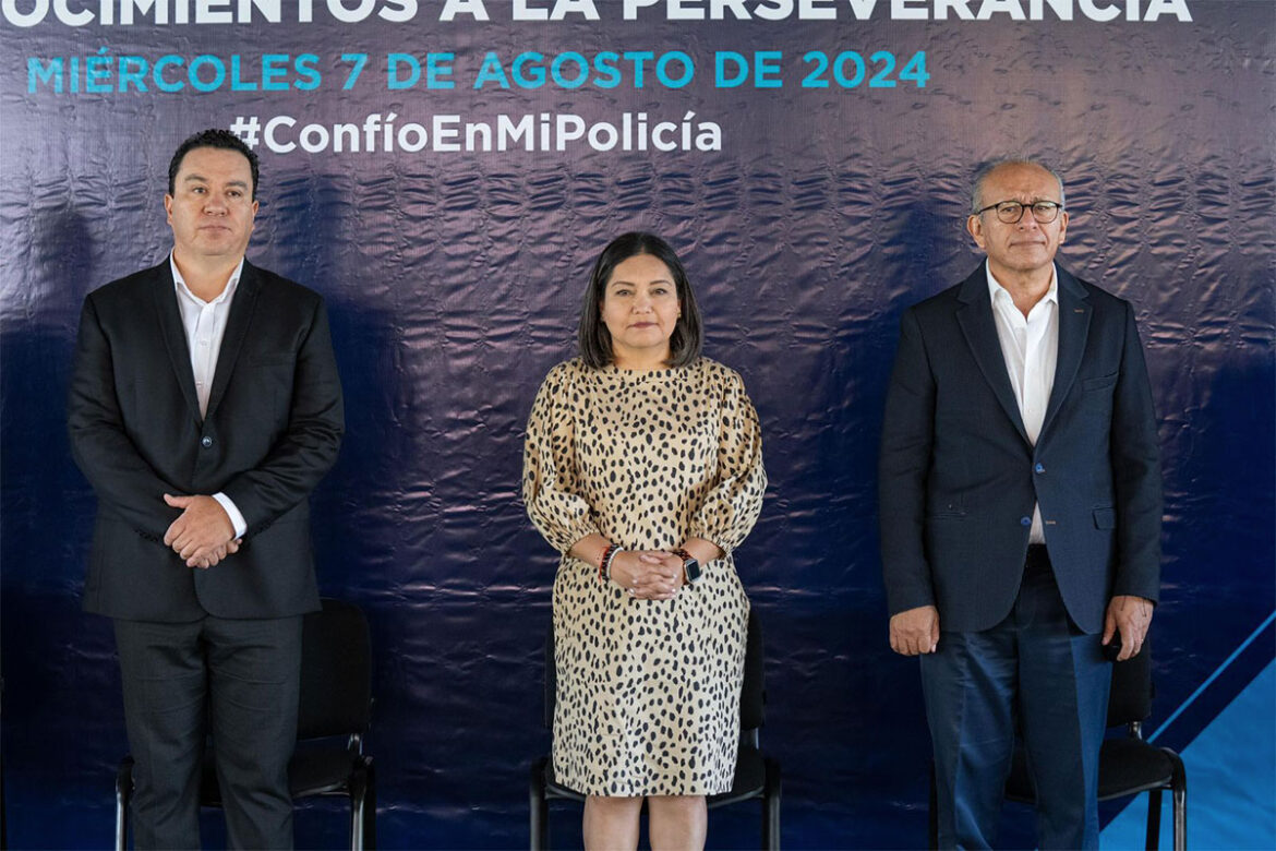 Presentan-a-nuevos-policías-en-El-Marqués Presentan a nuevos policías en El Marqués