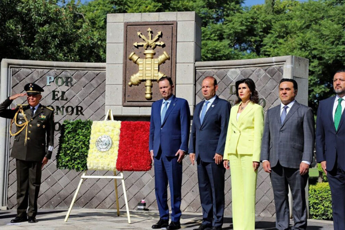 Acude-Luis-Nava-a-la-ceremonia-conmemorativa-de-los-Niños-Héroes Acude Luis Nava a la ceremonia conmemorativa de los Niños Héroes
