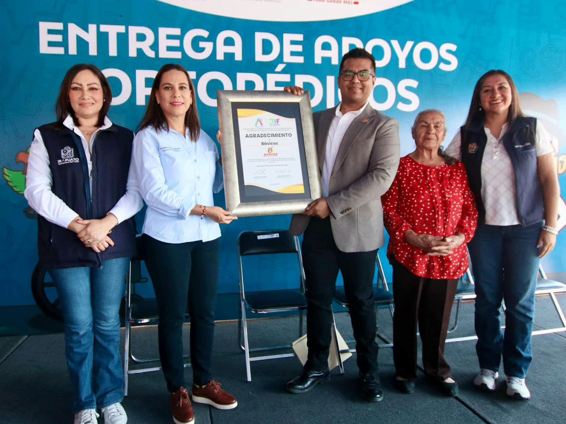 Alcaldesa-de-Irapuato,-entrega-apoyos-Ortopédicos Alcaldesa de Irapuato, entrega apoyos Ortopédicos