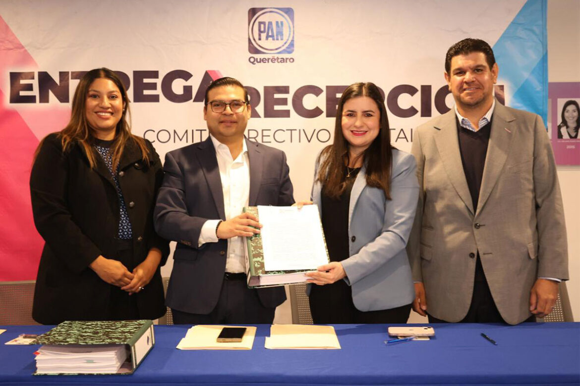 Entregan a Martín Arango Comité Directivo Estatal del PAN