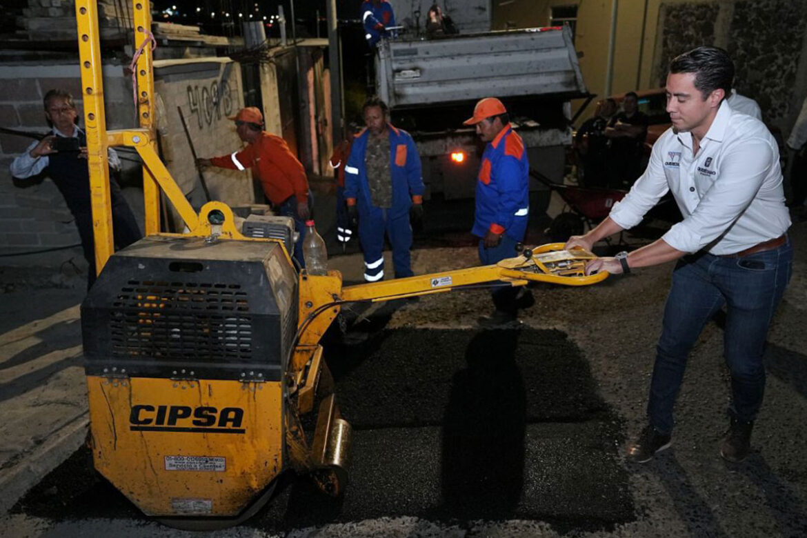 ‘Felifer’-acompaña-jornada-de-bacheo-nocturno 'Felifer' acompaña jornada de bacheo nocturno