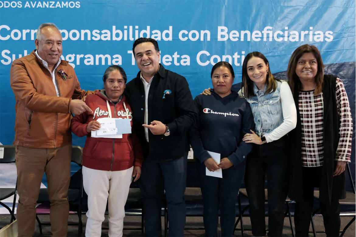 Mujeres de Amealco y Huimilpan reciben Tarjetas CONTIGO