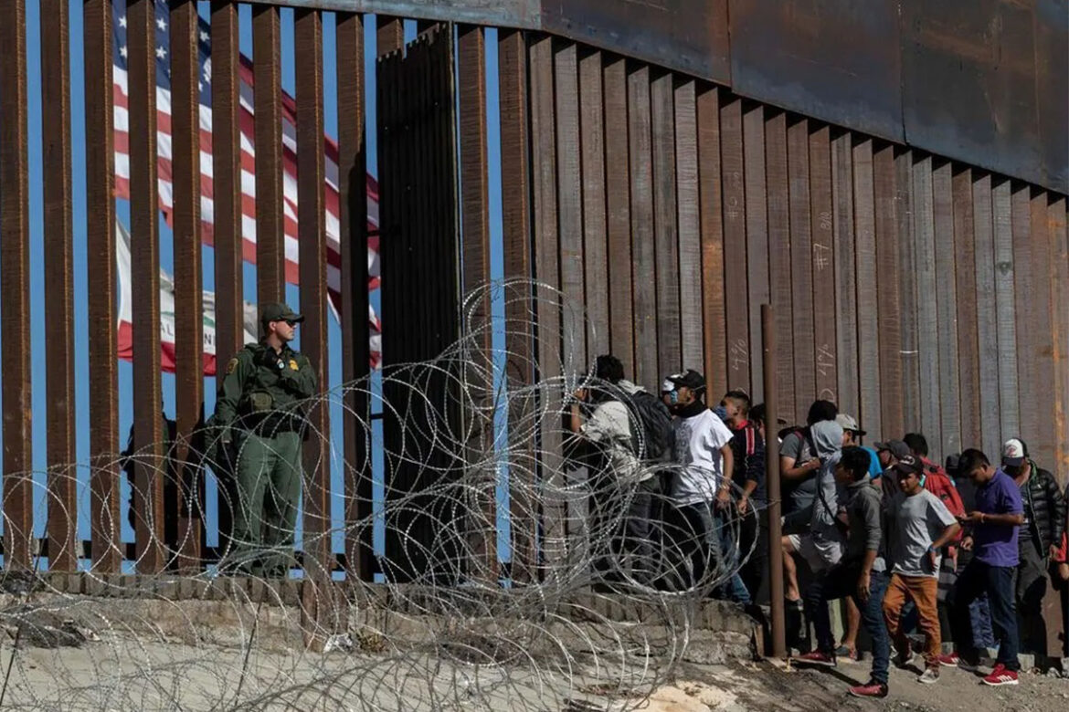 Texas-ofrece-a-Trump-terreno-para-un-centro-de-deportación-de-migrantes Texas ofrece a Trump terreno para un centro de deportación de migrantes