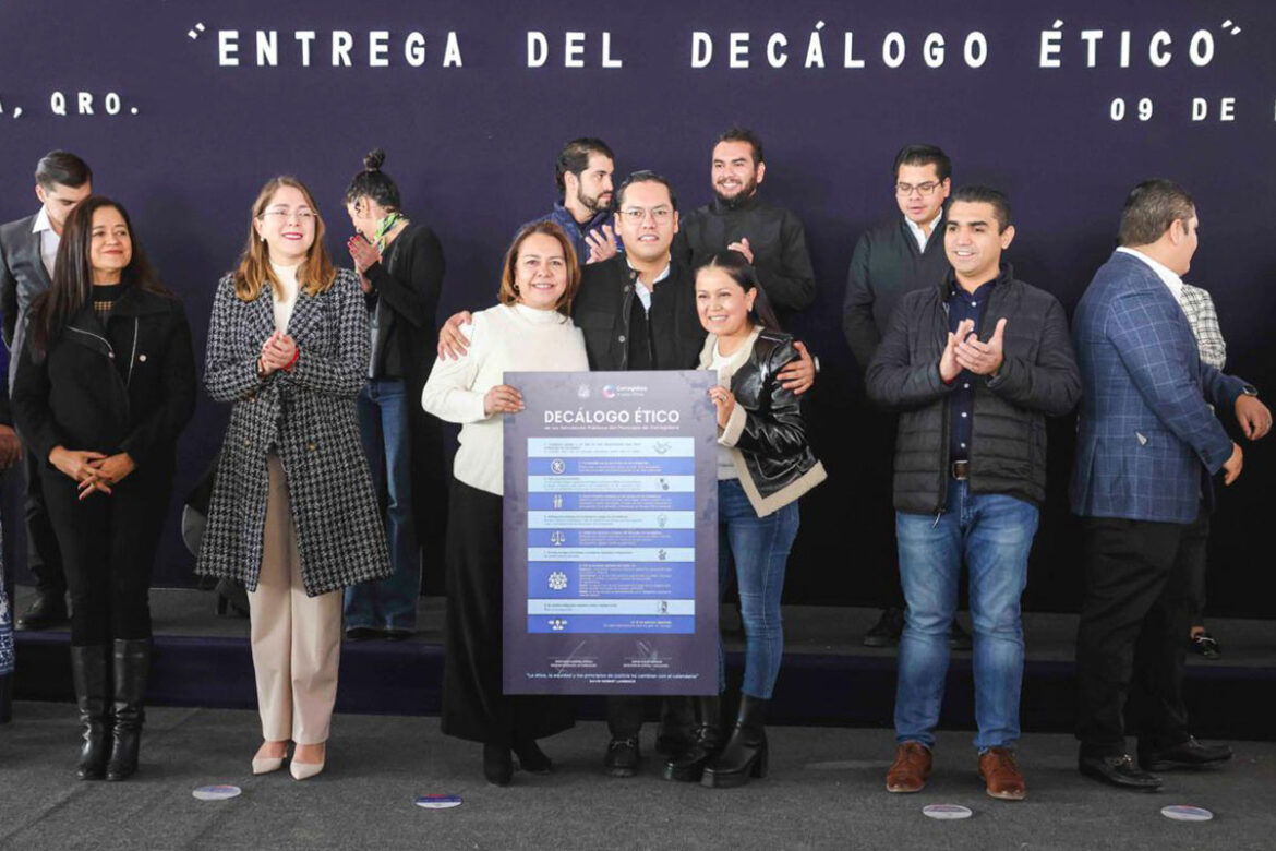 ‘Chepe’-entrega-el-Decálogo-Ético-1 'Chepe' entrega el Decálogo Ético