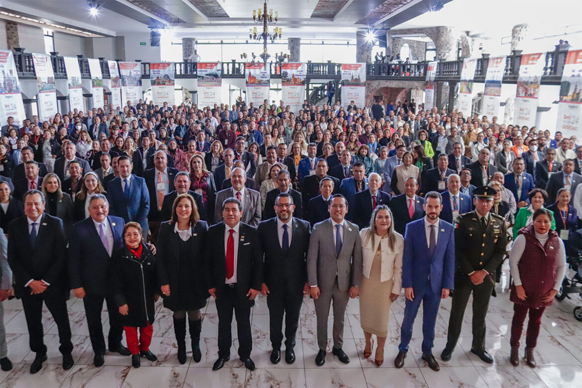 ‘La-educación-es-fundamental-para-el-desarrollo-de-Querétaro’ 'La educación es fundamental para el desarrollo de Querétaro'