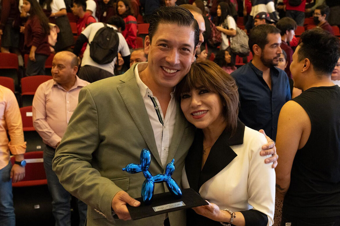 Rodrigo Monsalvo impulsa la educación en El Marqués