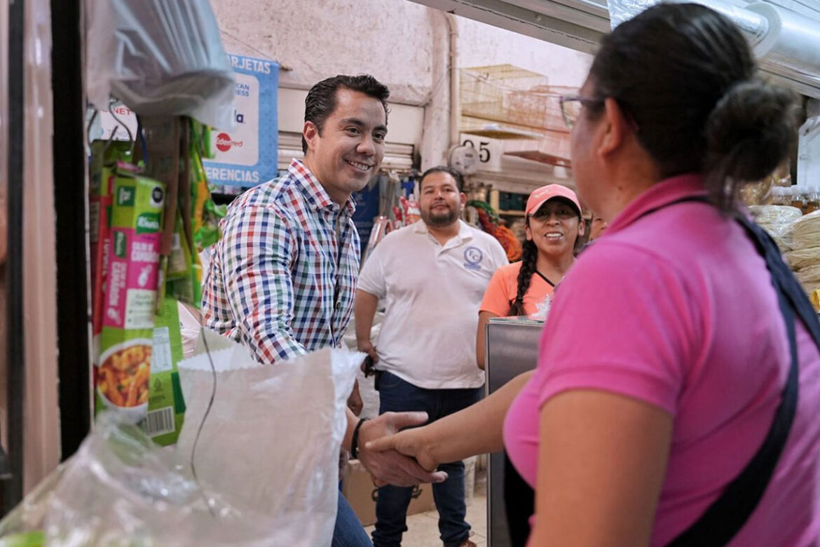 ‘Felifer’-Macías-refrenda-su-compromiso-con-locatarios 'Felifer' Macías refrenda su compromiso con locatarios