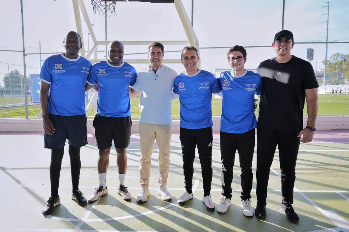 ‘Felifer’-asiste-a-clínica-de-futbol-con-leyendas 'Felifer' asiste a clínica de futbol con leyendas