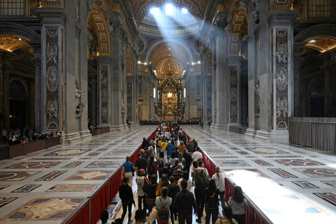 Más-de-90-mil-personas-se-despiden-del-papa-Francisco Más de 90 mil personas se despiden del papa Francisco