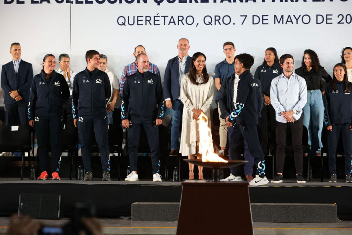 Abanderan-a-atletas-queretanos-que-asistirán-a-Olimpiada-Nacional Abanderan a atletas queretanos que asistirán a Olimpiada Nacional