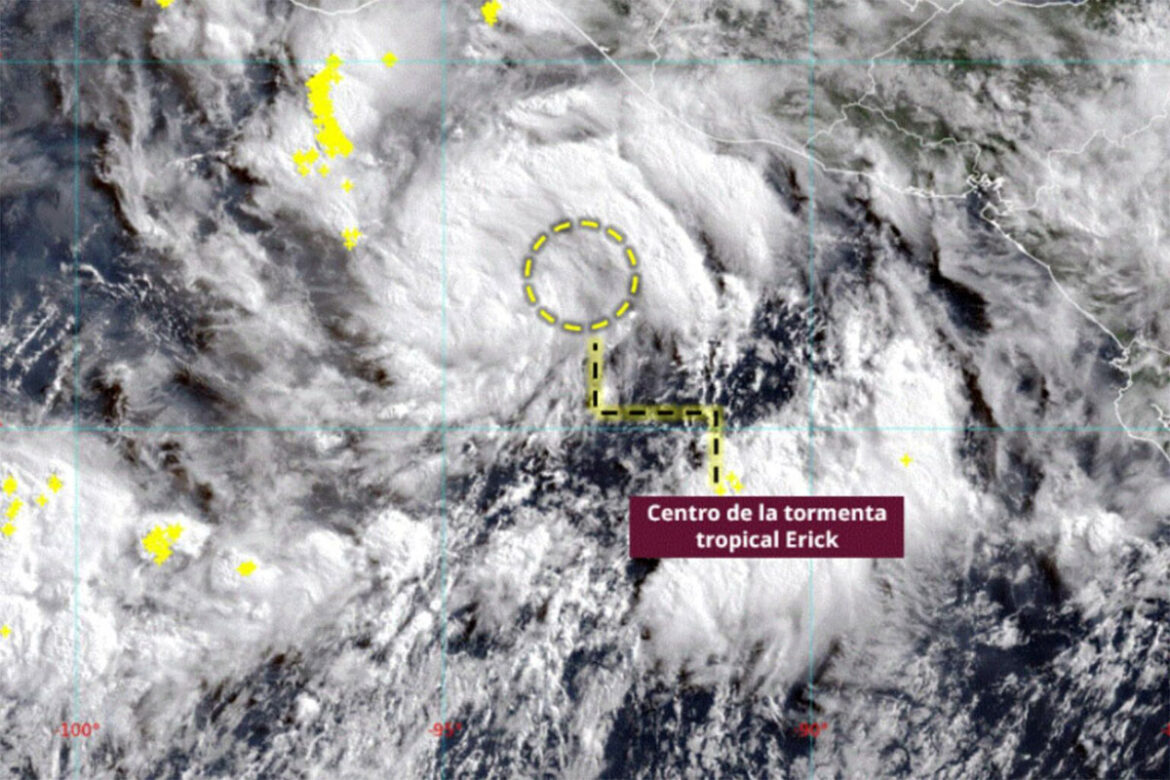 'Erick' podría evolucionar a poderoso huracán