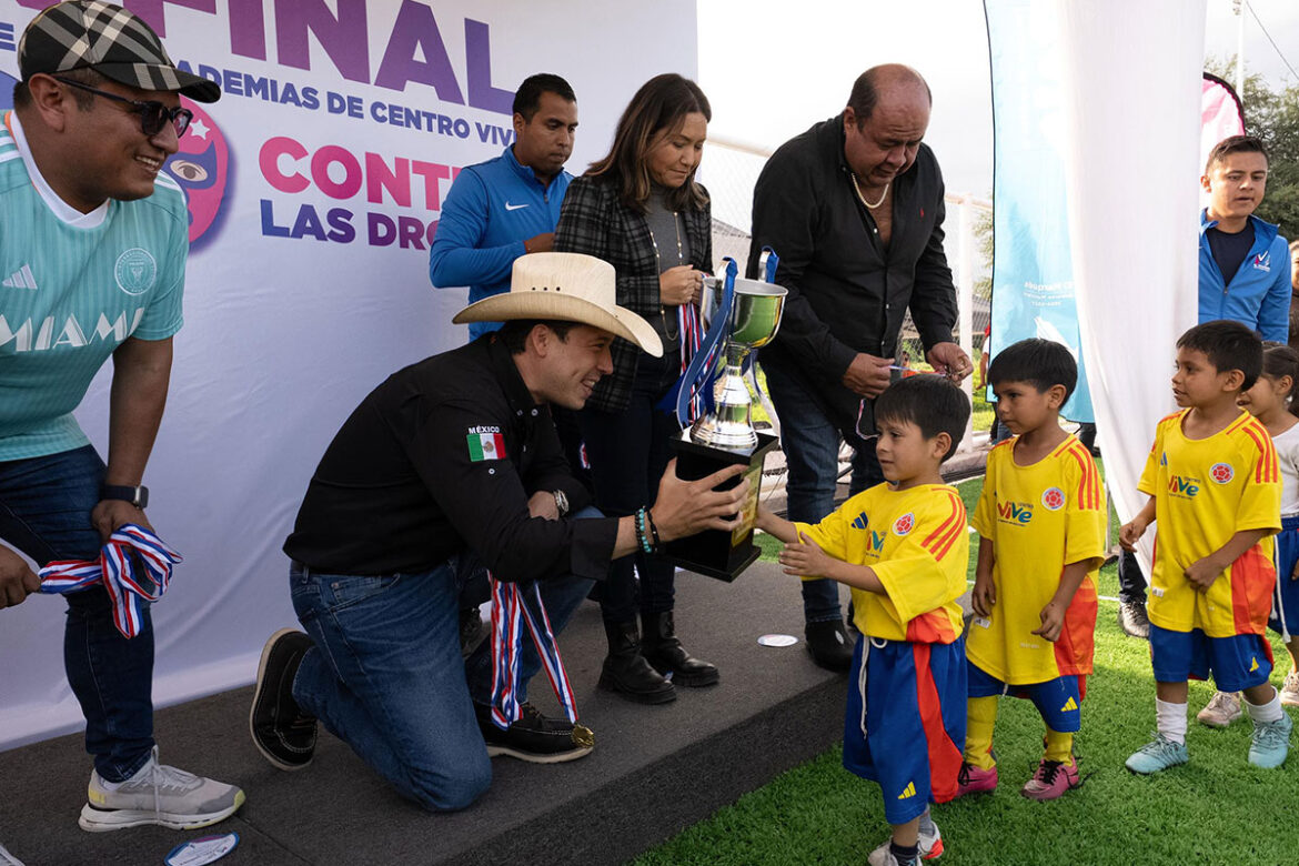 Jóvenes-participan-en-el-Torneo-Centro-Vive-en-El-Marqués Jóvenes participan en el Torneo Centro Vive en El Marqués