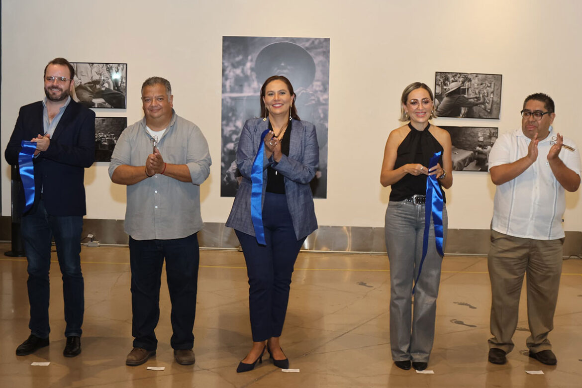 Martha-Soto-inaugura-exposición-fotográfica-‘La-Vida-en-el-Picacho’-1 Martha Soto inaugura exposición fotográfica 'La Vida en el Picacho'