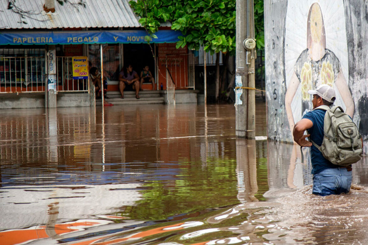 Sheinbaum viaja a Oaxaca tras el paso del huracán 'Erick'