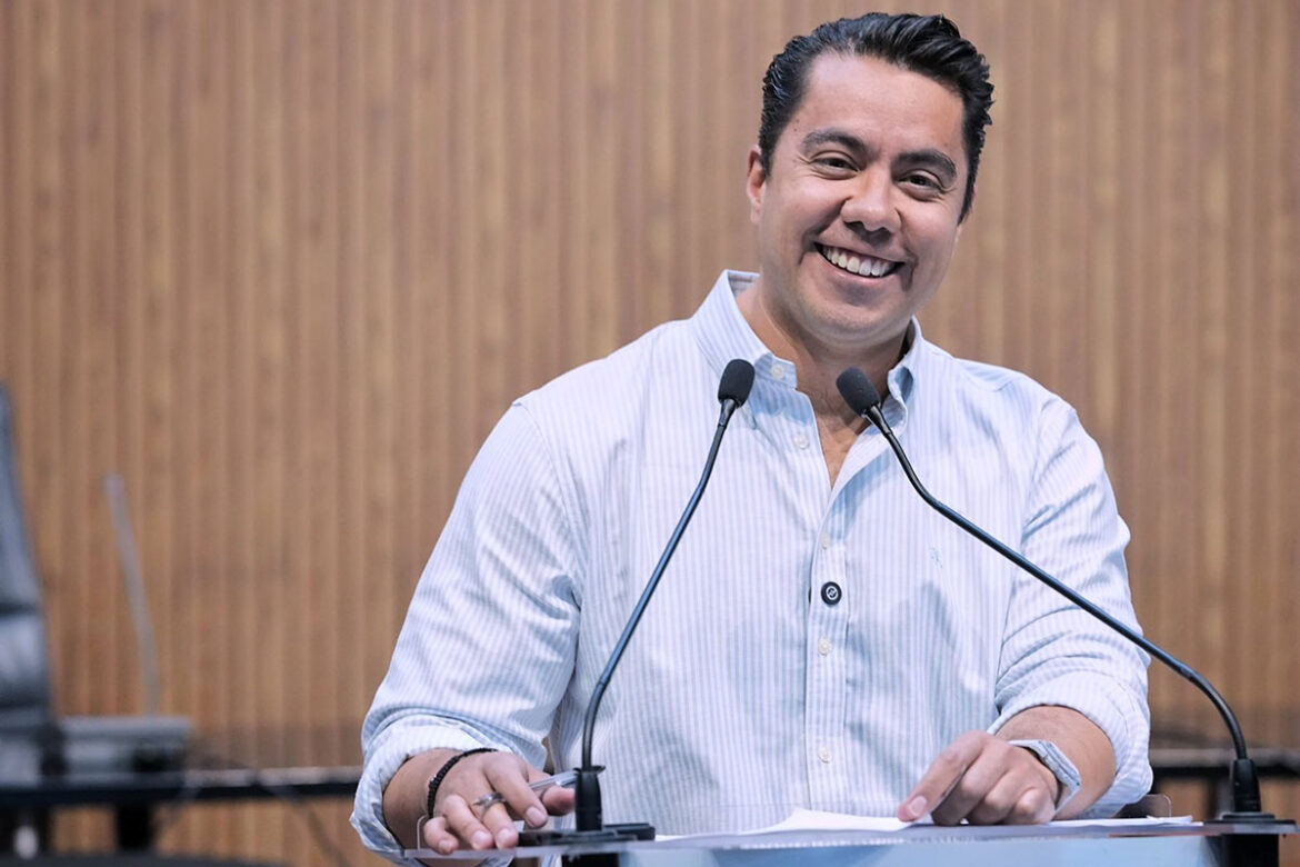 Felifer-Macías https://elvespertino.mx/municipio-de-queretaro/2025/07/felifer-asiste-a-reunion-del-consejo-directivo-de-la-red-queretana-de-municipios-por-la-salud/