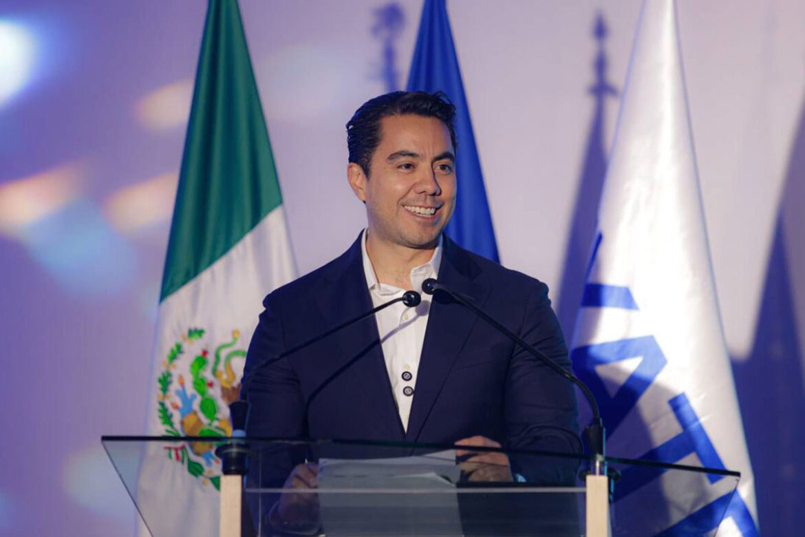 ‘Felifer’-Macías-participa-en-la-entrega-del-Premio-al-Mérito-EXATEC 'Felifer' Macías participa en la entrega del Premio al Mérito EXATEC