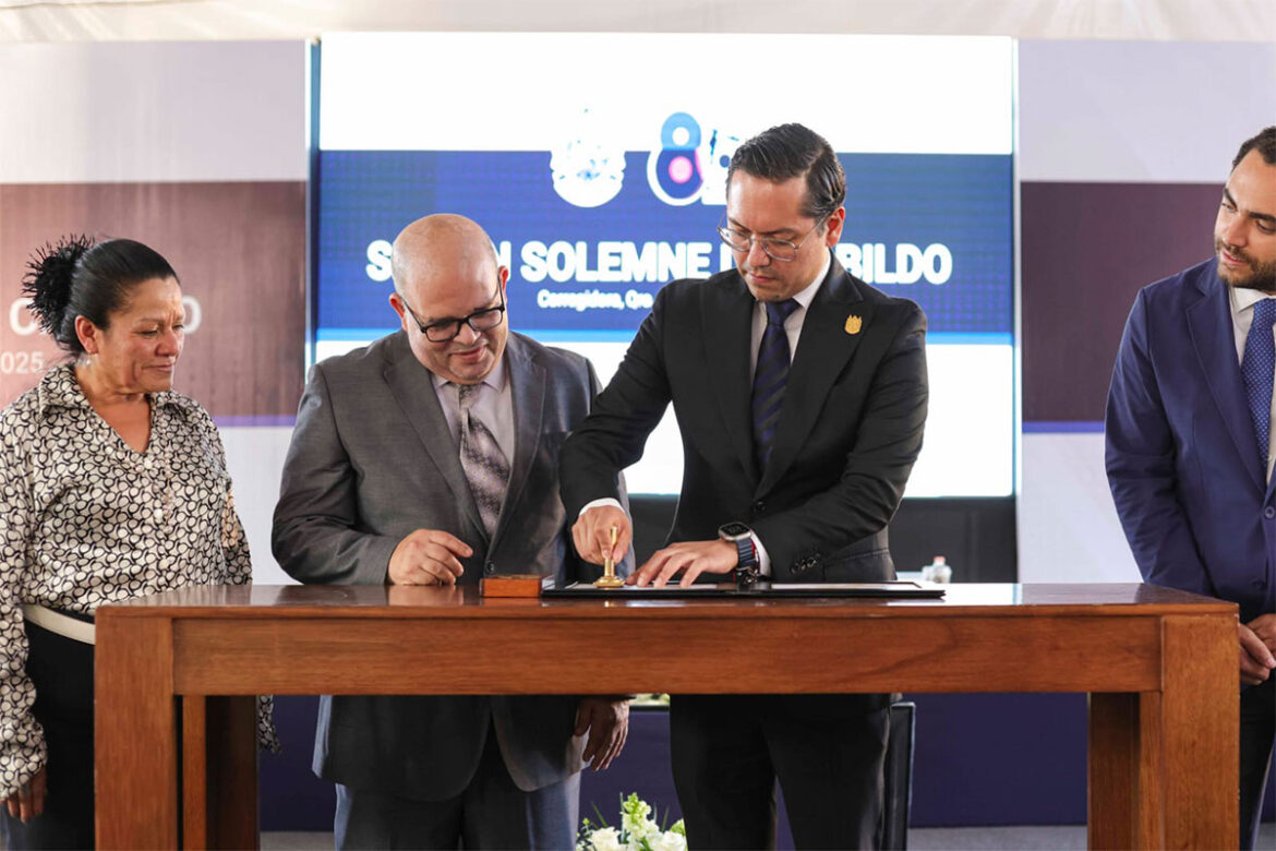 chepe-1 'Chepe' Guerrero entrega presea a ciudadanos destacados