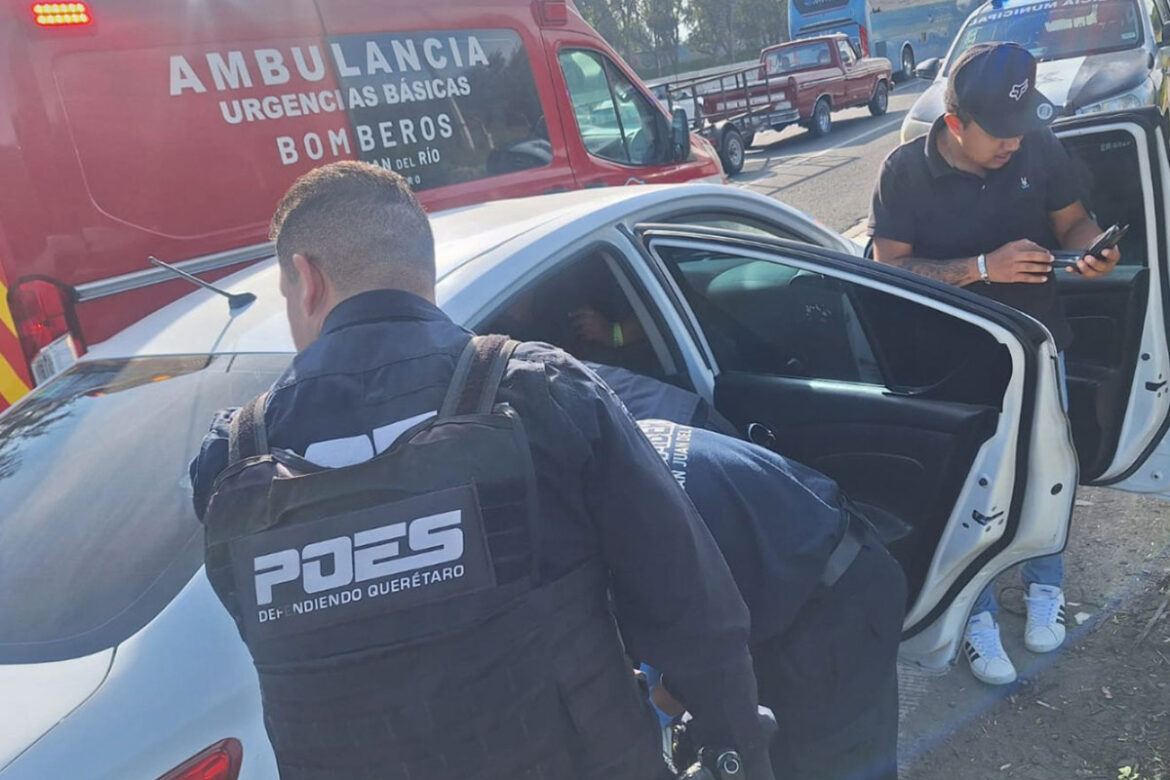 Tras-ser-valorados,-madre-e-hijo-fueron-trasladados-en-condiciones-estables-al-Hospital-General-de-San-Juan-del-Río Tras ser valorados, madre e hijo fueron trasladados en condiciones estables al Hospital General de San Juan del Río