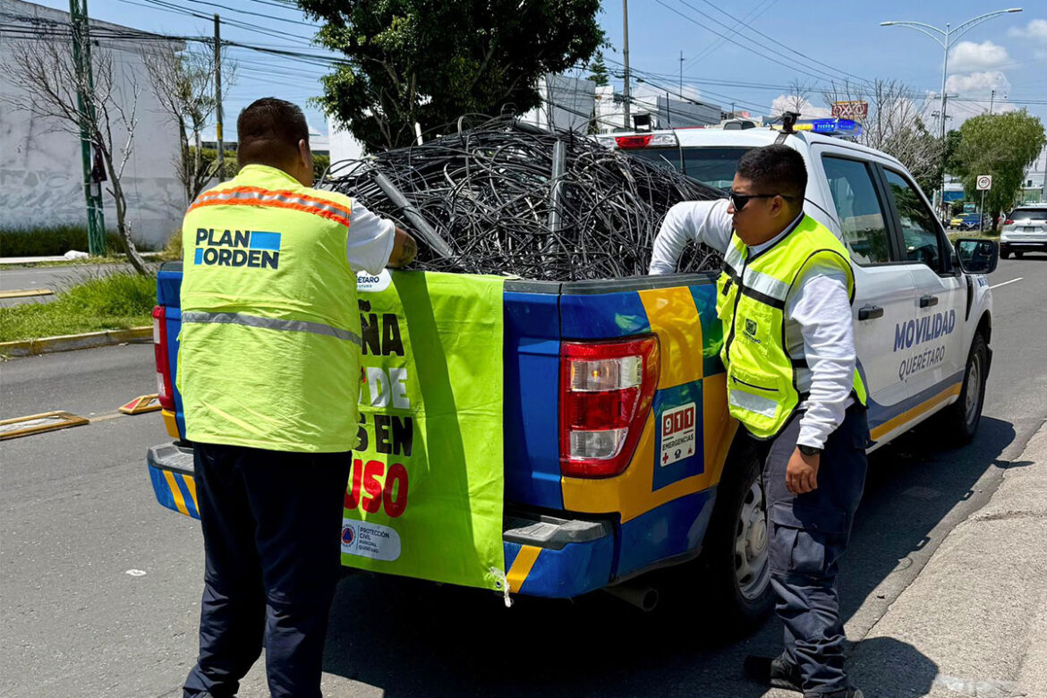 En la capital, avanza retiro de cableado en desuso