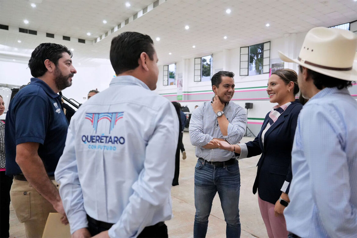 'Felifer' Macías firma convenio de Cuelgapp con municipios de la Sierra Gorda