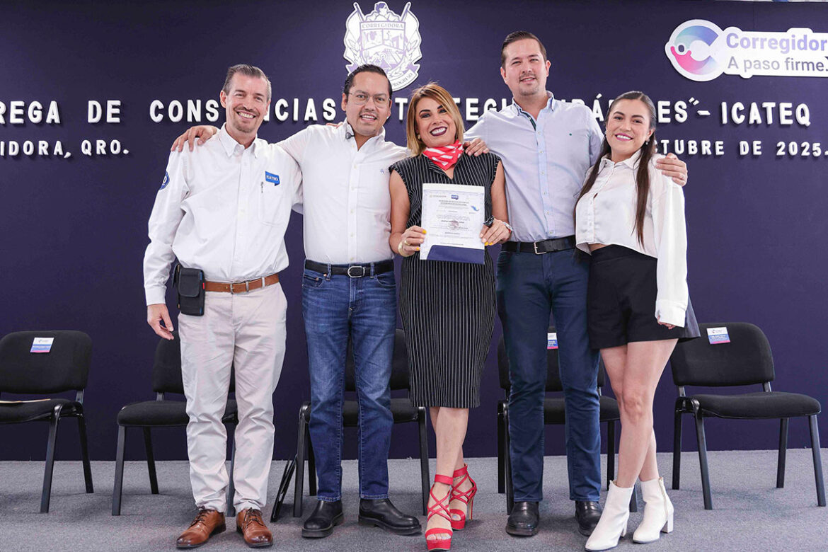 ‘Chepe’-Guerrero-entrega-constancias-a-capacitados-por-el-ICATEQ-2 'Chepe' Guerrero entrega constancias a capacitados por el ICATEQ