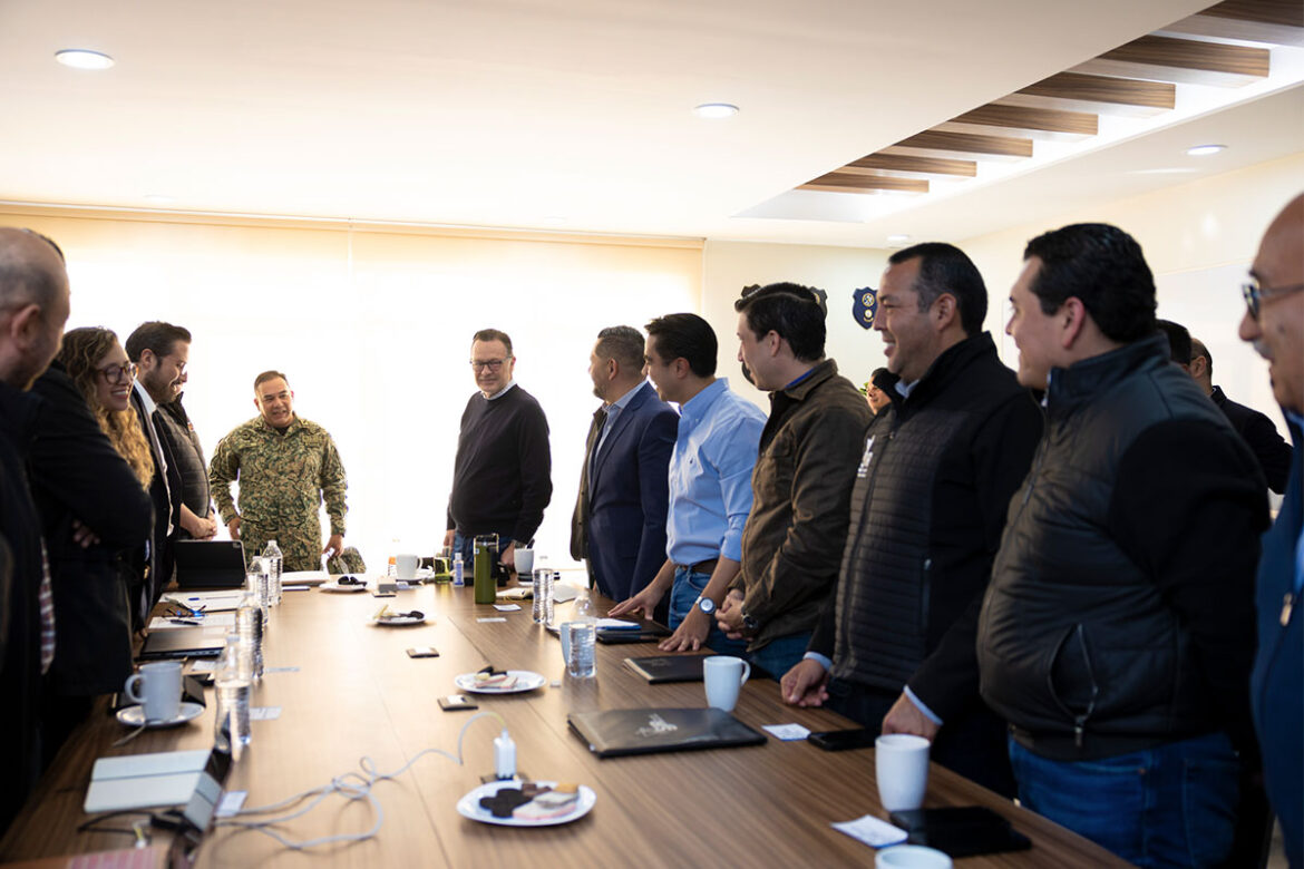 Exponen-trabajos-sobre-el-tren-México-Querétaro-2 Exponen trabajos sobre el tren México-Querétaro