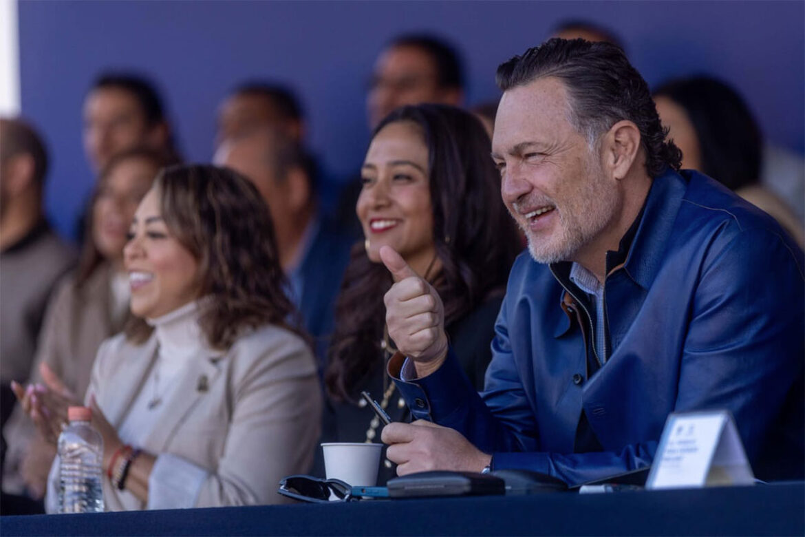 Mauricio Kuri encabeza desfile de aniversario de la Revolución Mexicana