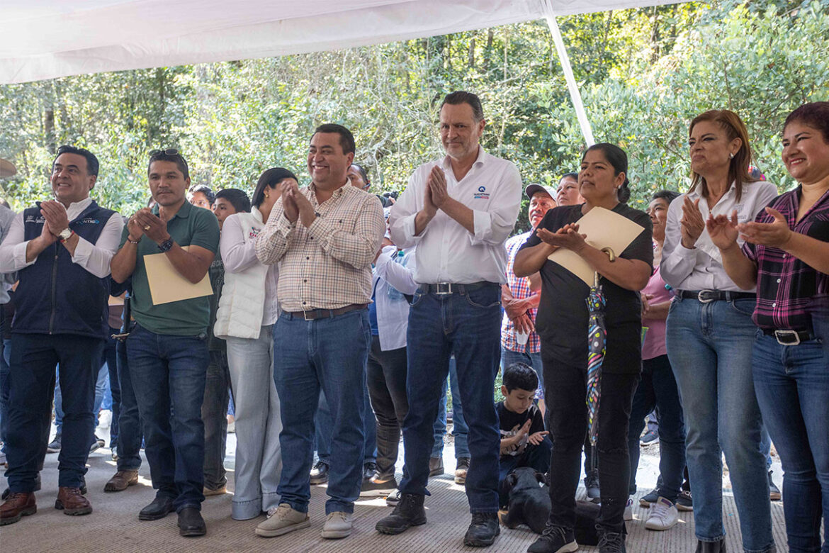 Mauricio Kuri entrega camino en Jalpan de Serra