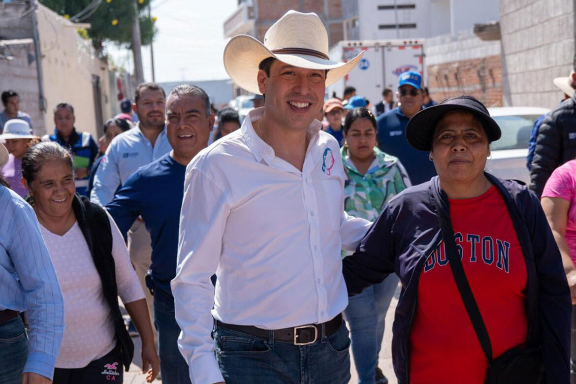 Rodrigo Monsalvo entrega obras por más de 14 mdp en El Marqués