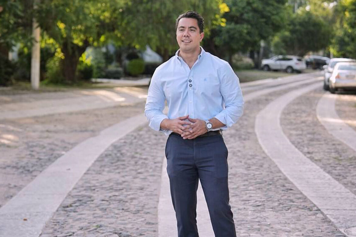 'Felifer' Macías anuncia convenio de colaboración con Waze