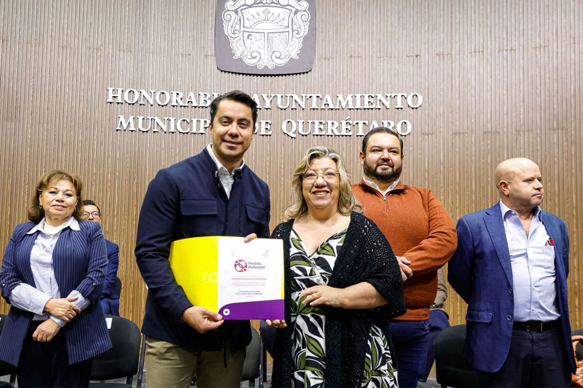 'Felifer' Macías inaugura congreso por los derechos humanos y la paz