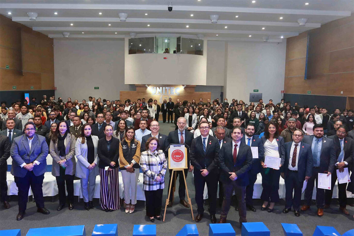 Encabeza Marco Del Prete entrega del distintivo CREA