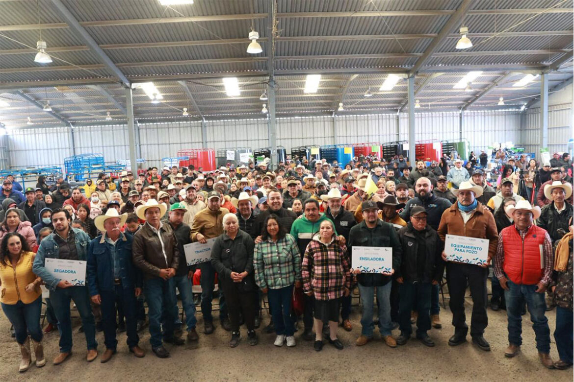 Entregan apoyos en concurrencia en San Juan del Río